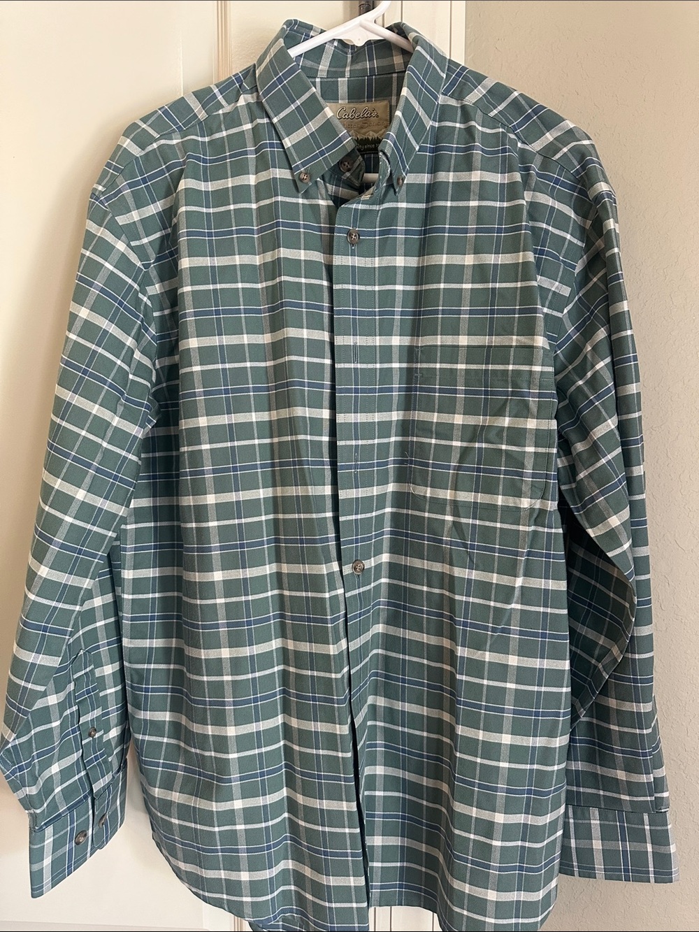 Cabela's Men’s Teal and White Plaid Button-Up Shirt